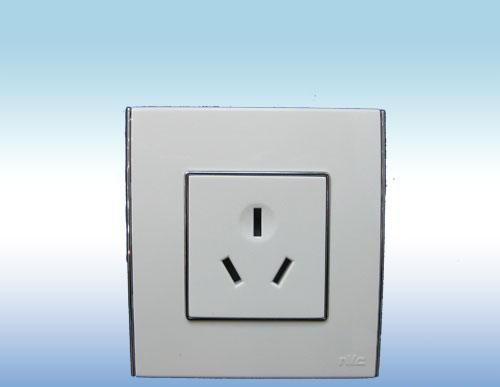雷士K3B16-16A三孔插座 家居墙壁插座的明智之选